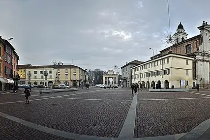 Piazza Garibaldi a Crema (foto Ansa)