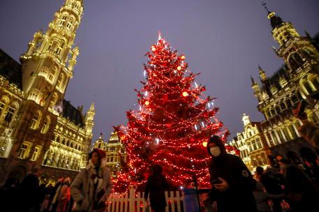 “Via i riferimenti al Natale”: l'Ue ritira le linee guida dopo le polemiche