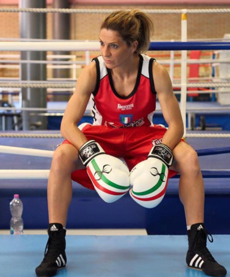 La pluricampionessa di boxe Terry Gordini incontra gli studenti a Porto Torres