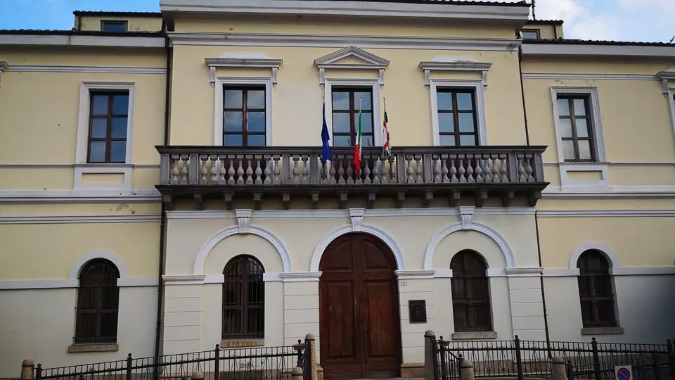 https://immagini.unionesarda.it/version/c:ZWQyNWY4MzMtYTkwYy00:NjI5YzkyMzYtN2JjMS00/image.webp?f=16:9