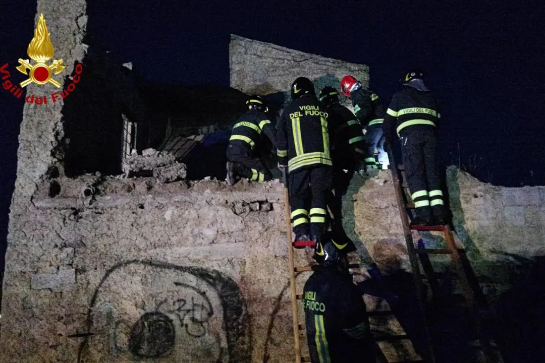 The collapsed building (fire brigade photo)