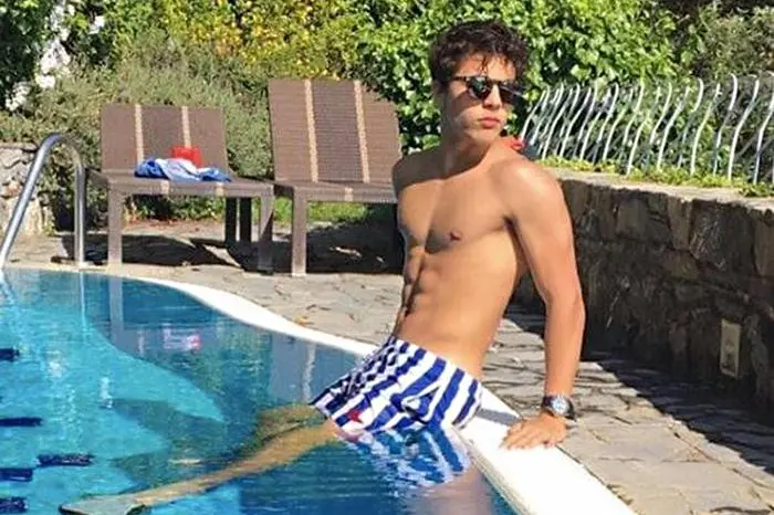 Una foto di Ciro Grillo a bordo piscina dal suo profilo Instagram (Ansa)