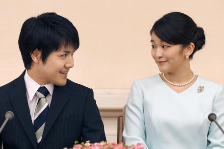 La principessa Mako con il fidanzato Kei Komuro (Ansa)