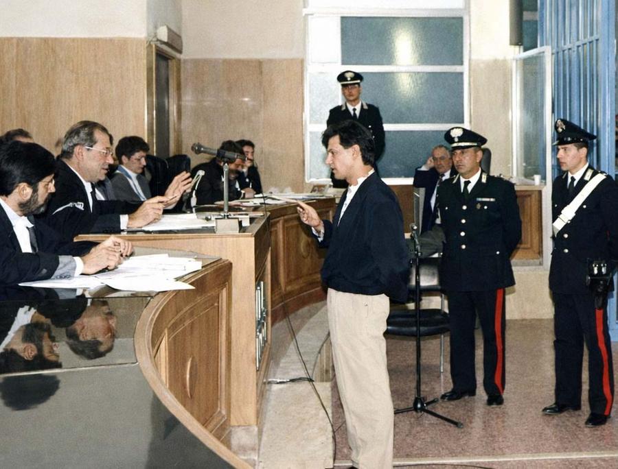 La banda di Is Mirrionis: la guerra della droga che sconvolse Cagliari negli anni ’90