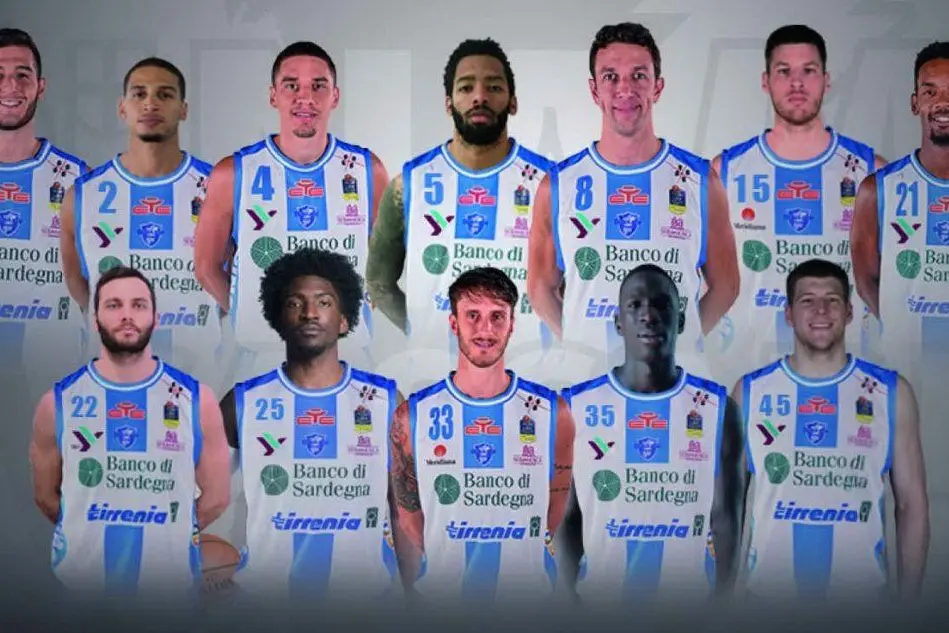 Le nuove maglie della Dinamo con i numeri aggiornati