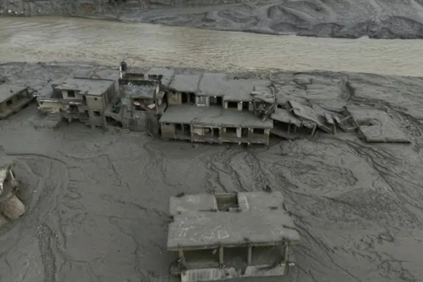 Nepal, interi villaggi avvolti nel fango lungo il fiume Trishuli