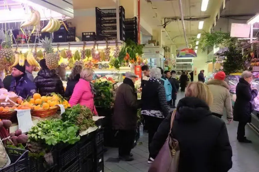 Il mercato di San Benedetto (Archivio L'Unione Sarda)