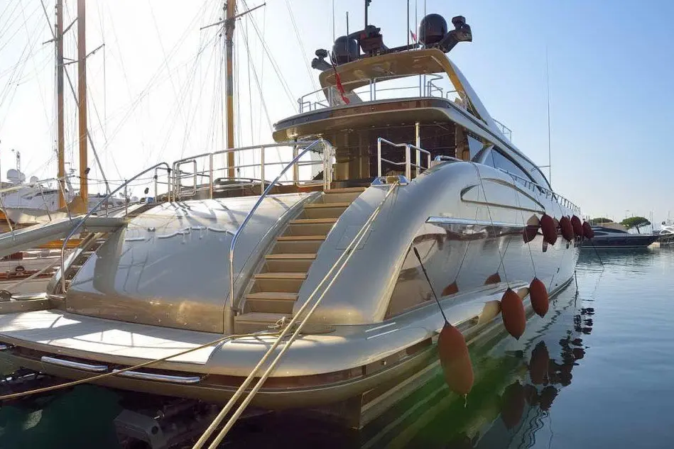 Uno yacht