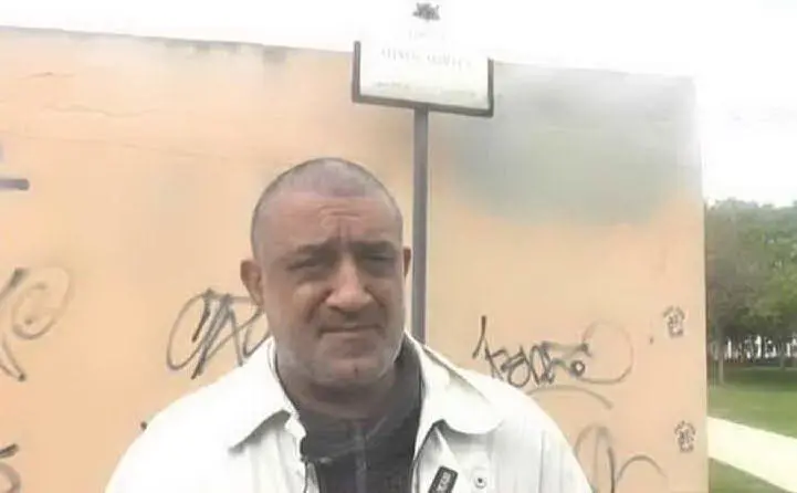 A lui viene intitolata una piazza nel capoluogo (nella foto il fratello di Scardella)