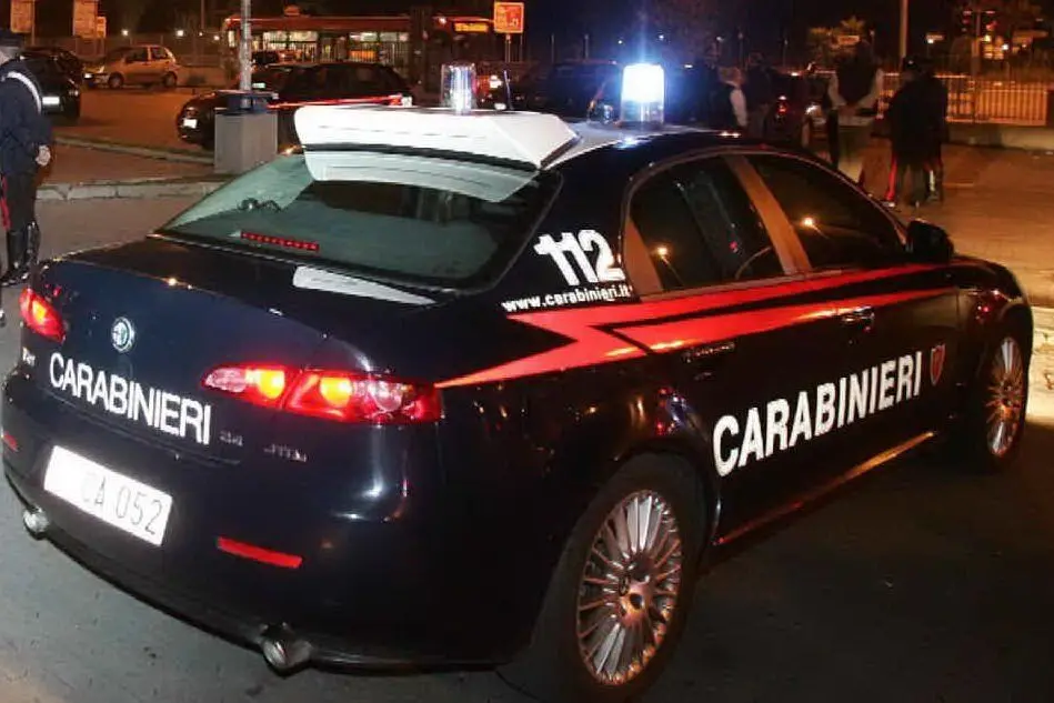 Un'auto dei carabinieri