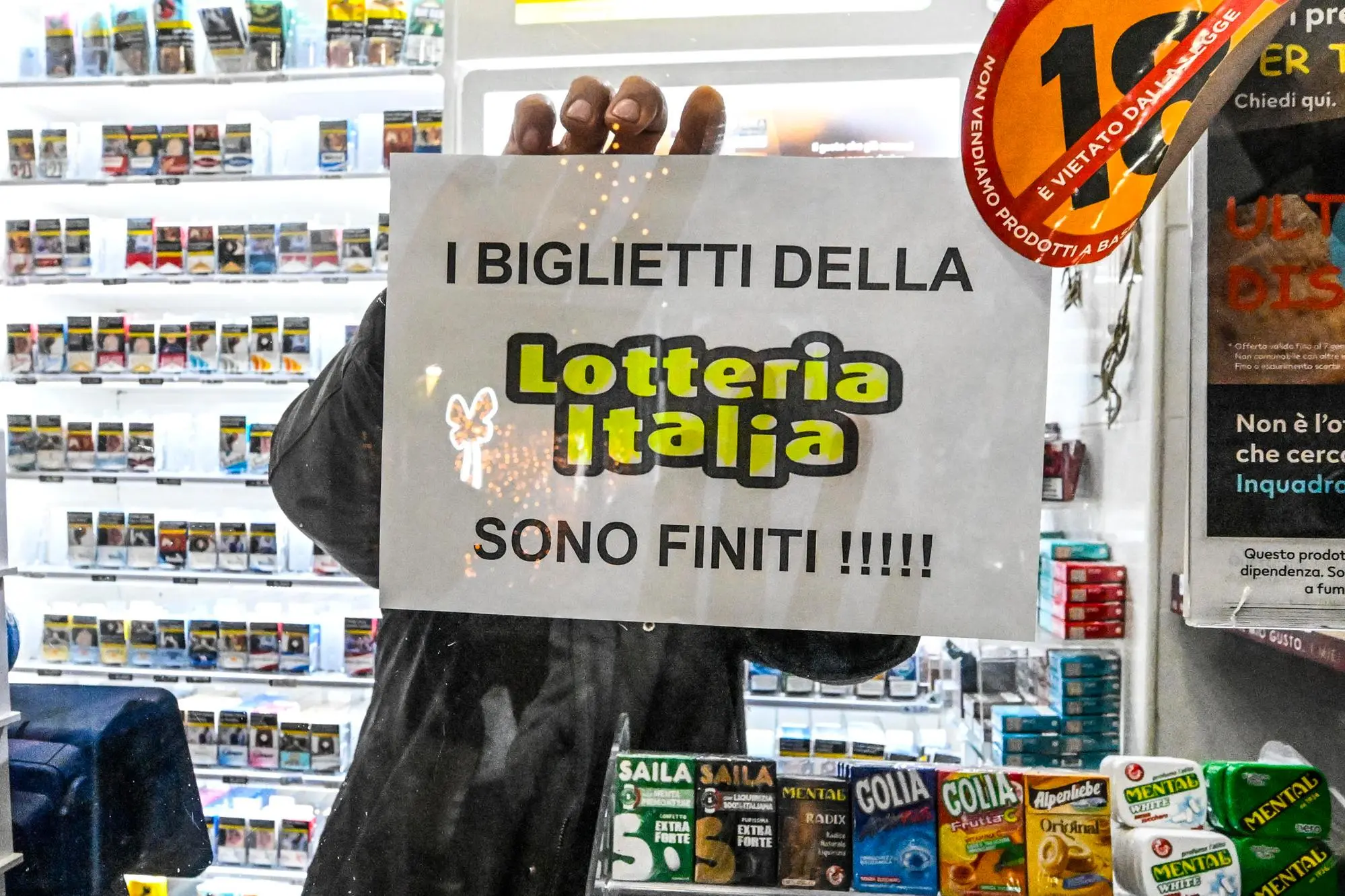 In Sardegna aumentano le vendite dei biglietti della Lotteria Italia (Ansa)