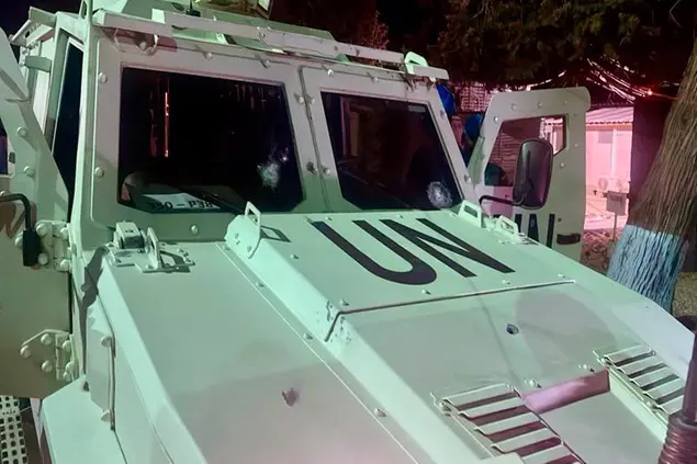Un mezzo Unifil colpito