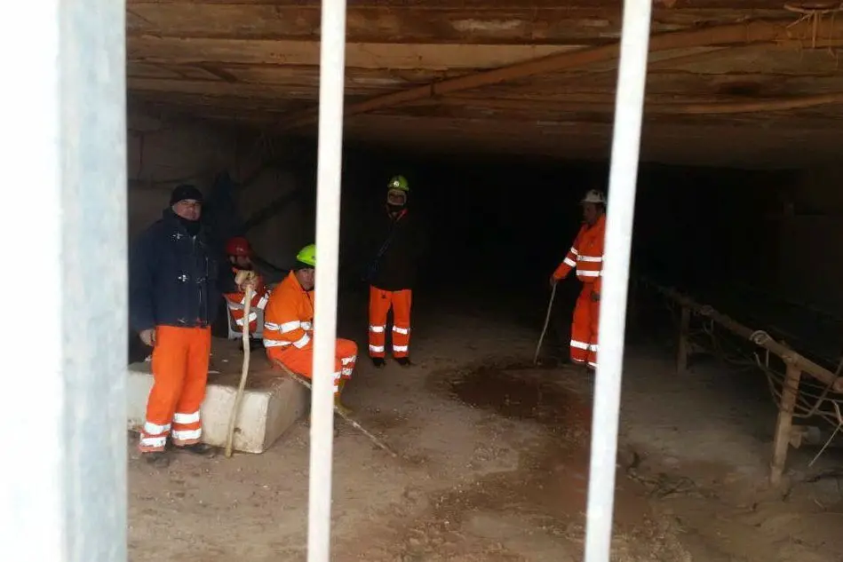 Olmedo, la protesta dei minatori a 150 metri di profondità