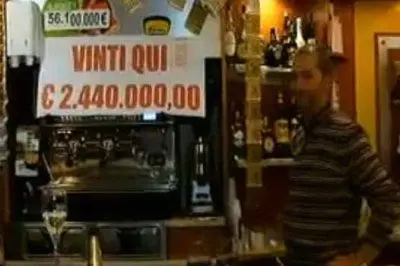 Il bar ricevitoria dove è stata giocata la schedina vincente