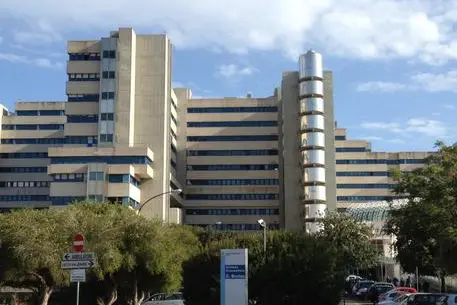L'ospedale Brotzu di Cagliari (foto Ansa)