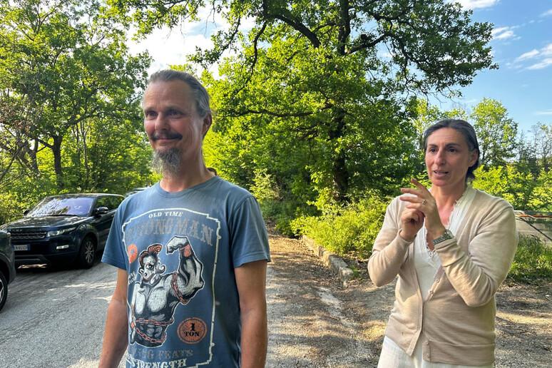 Famiglia nel bosco, i giudici: «La mamma non può tornare nella casa famiglia»