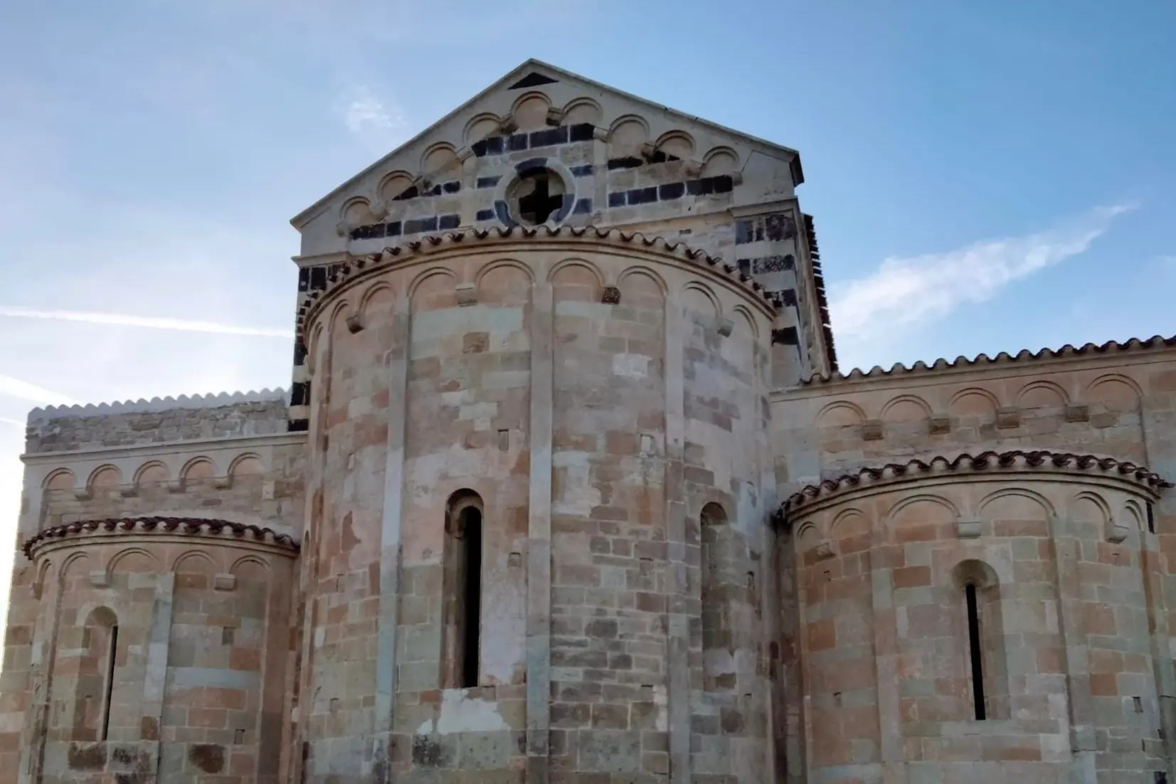 La Chiesa di San Michele di Salvennor (foto L'Unione Sarda - Caria)