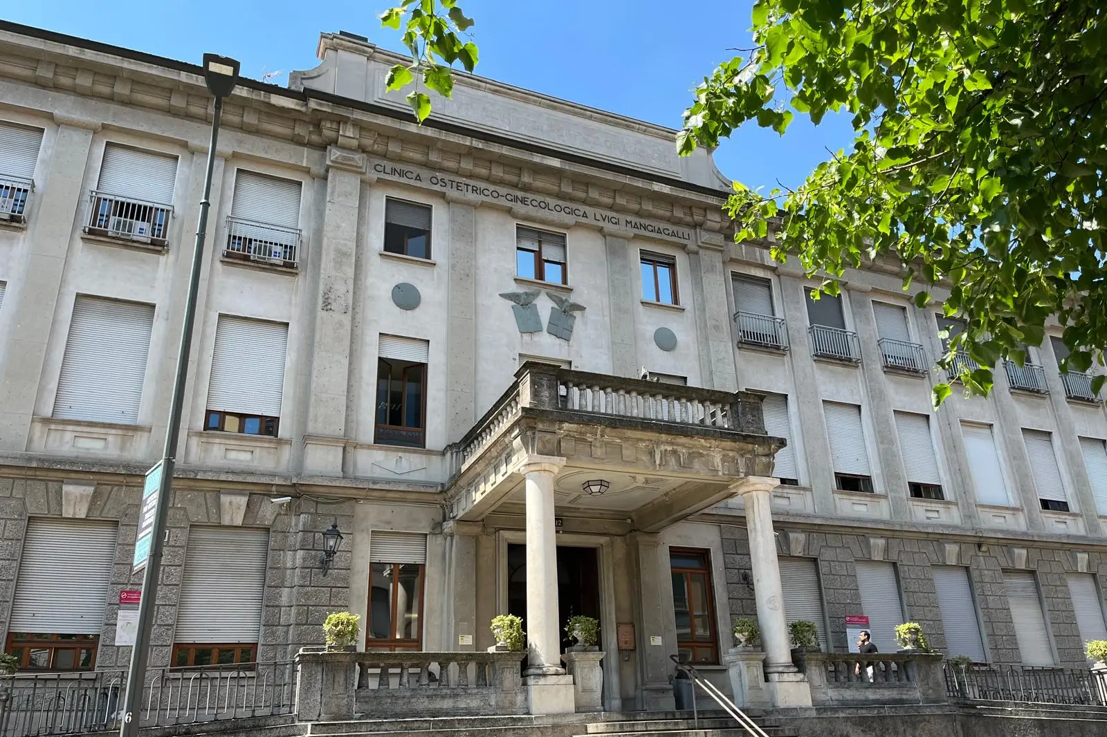 La clinica Mangiagalli di Milano (foto Unioneonline/l.f.)