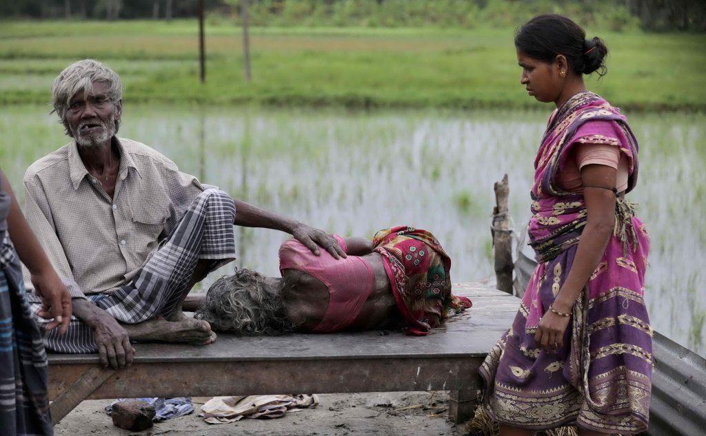 Milioni di persone scappate dalla furia del ciclone (Ansa - Adhikary)