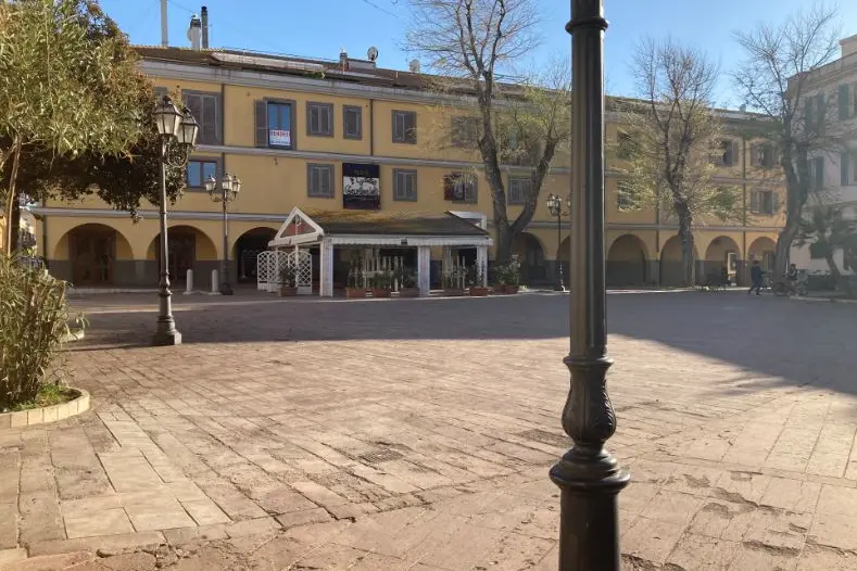 La palazzina dove sono situati gli ambulatori medici a Porto Torres (foto Pala)