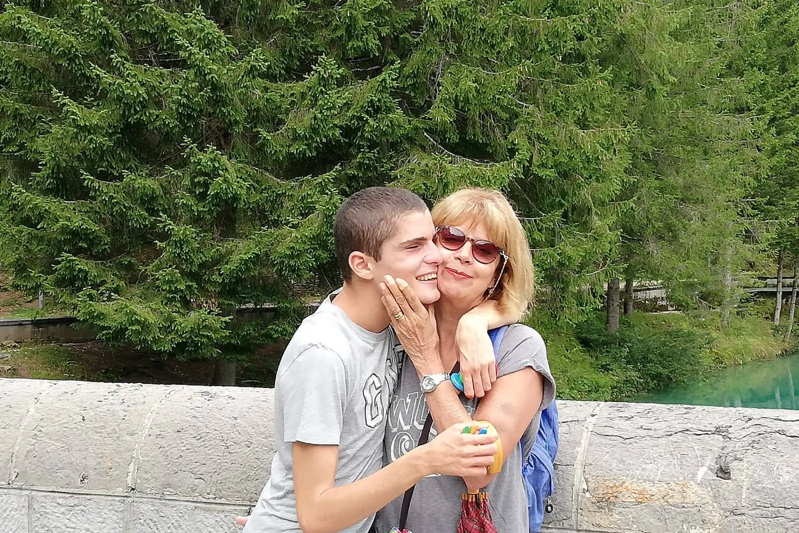 Tommaso e mamma Cecilia (foto Facebook)