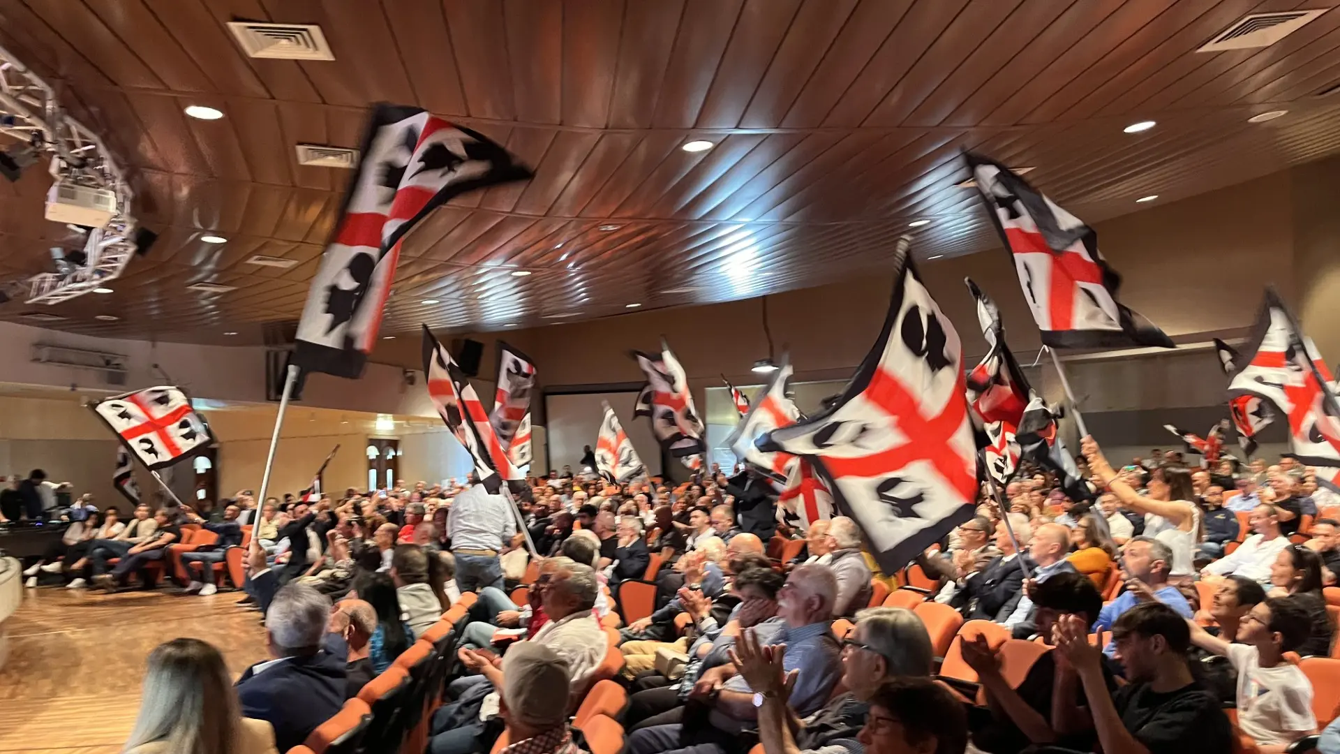 https://immagini.unionesarda.it/version/c:ZWY5N2VmOTAtYzRlYy00:ZmE1OTcyYTMtYzBjYS00/image.webp?f=16:9