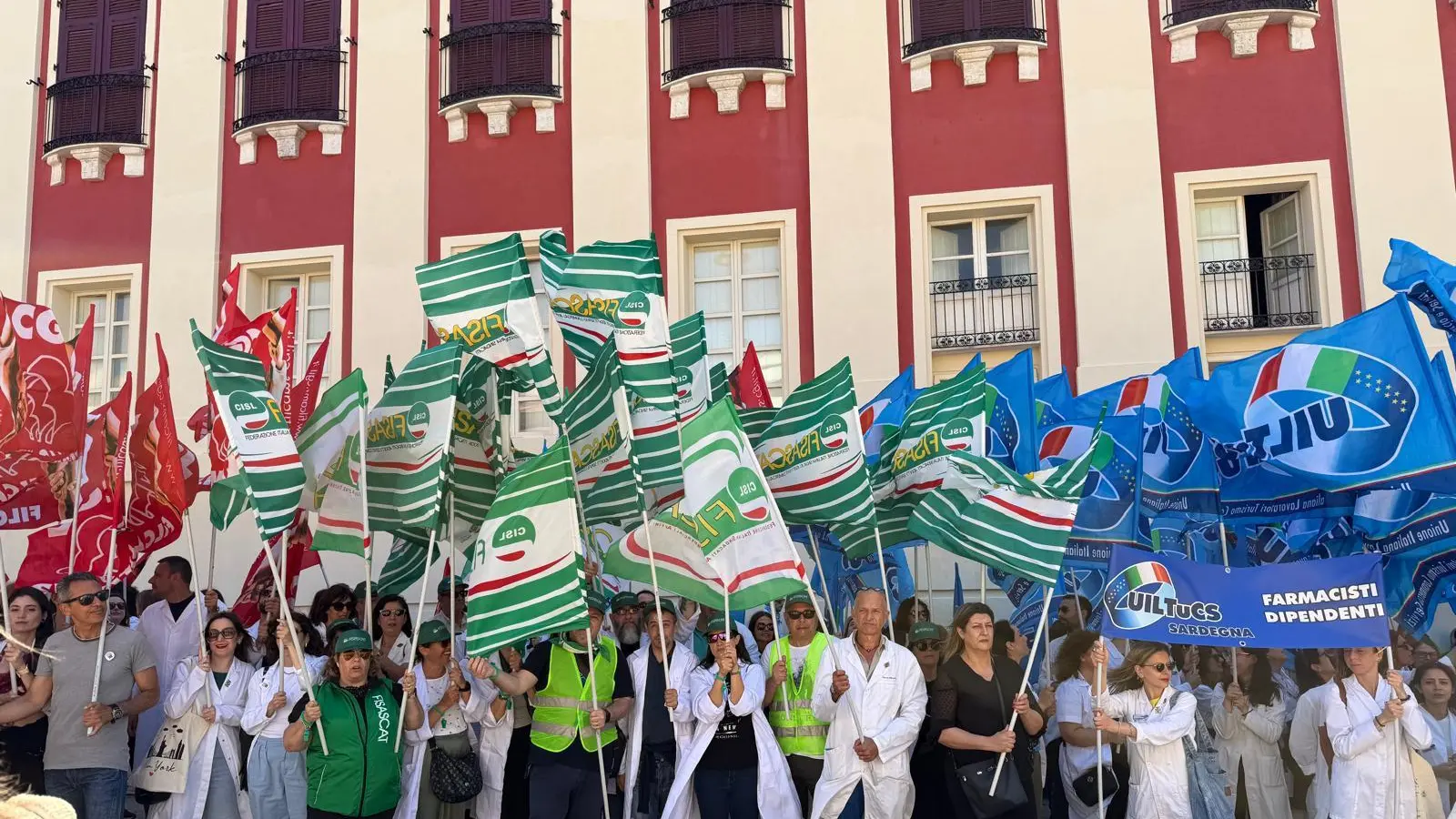 https://immagini.unionesarda.it/version/c:ZWYwMDc4ZjQtMDJmZC00:ZDgyODMxOGQtYjE1OC00/image.webp?f=16:9