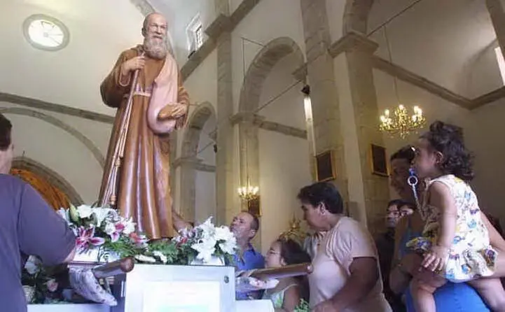 Un'immagine della sua festa a Gesturi (Archivio L'Unione Sarda)