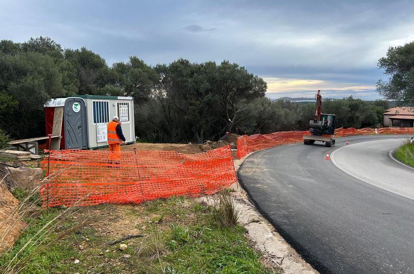 Arzachena, nuovi marciapiedi sulla Provinciale 94: Abbiadori e Cala di Volpe più vicine