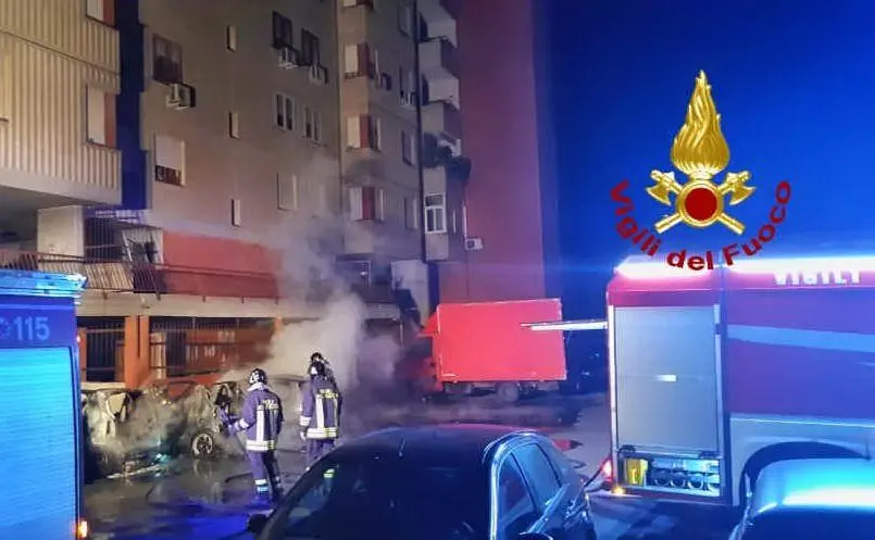 L'intervento in via Schiavazzi (foto vigili del fuoco)