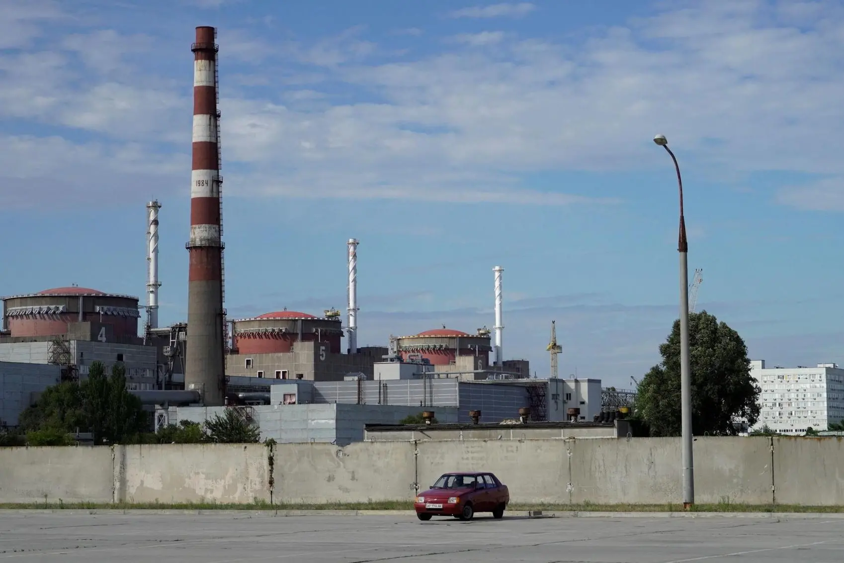 L'impianto nucleare di Zaporizhzhia in Ucraina (foto Ansa/AFP)