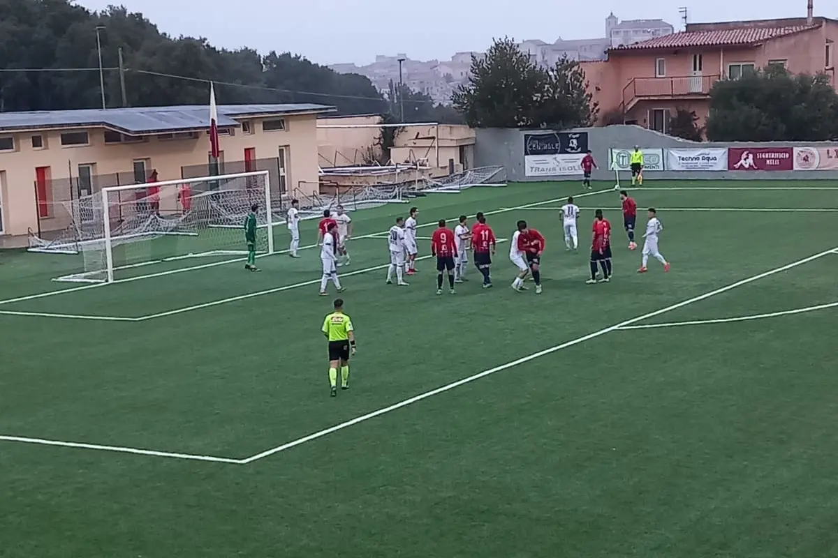 Una fase della gara tra Calangianus e Iglesias (G.Pischedda)