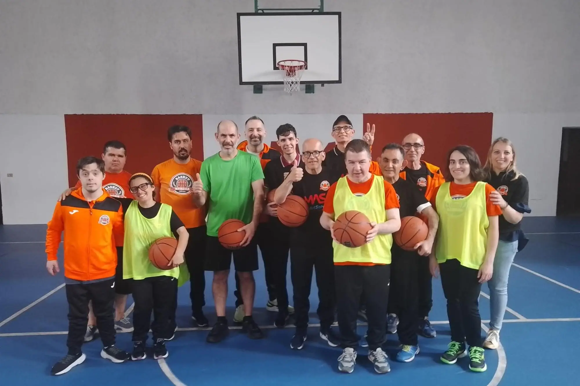 Una foto del gruppo dell'Aurora Basket (foto concessa da Aurora Basket)