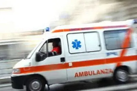 Un'ambulanza (L'Unione Sarda)