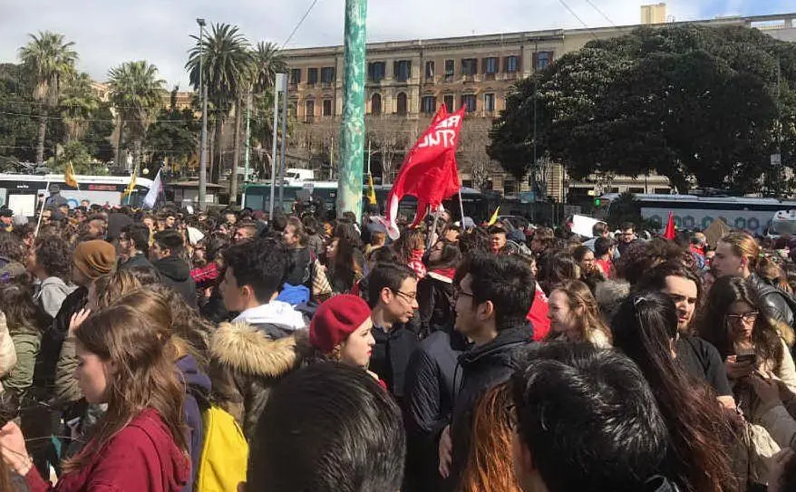 Grandissima mobilitazione per la manifestazione (foto da Cagliari, Maurizio Ciotola)