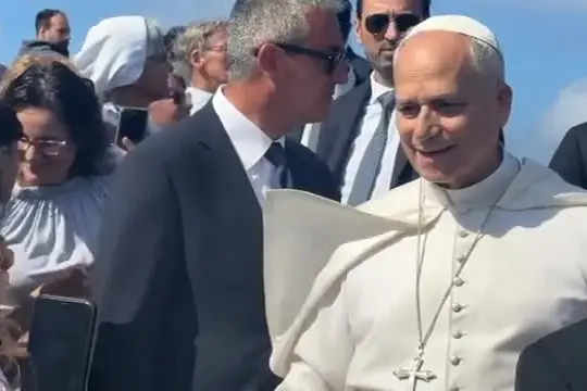 Papa a Lampedusa, attivista lo ringrazia per visita al cimitero migranti