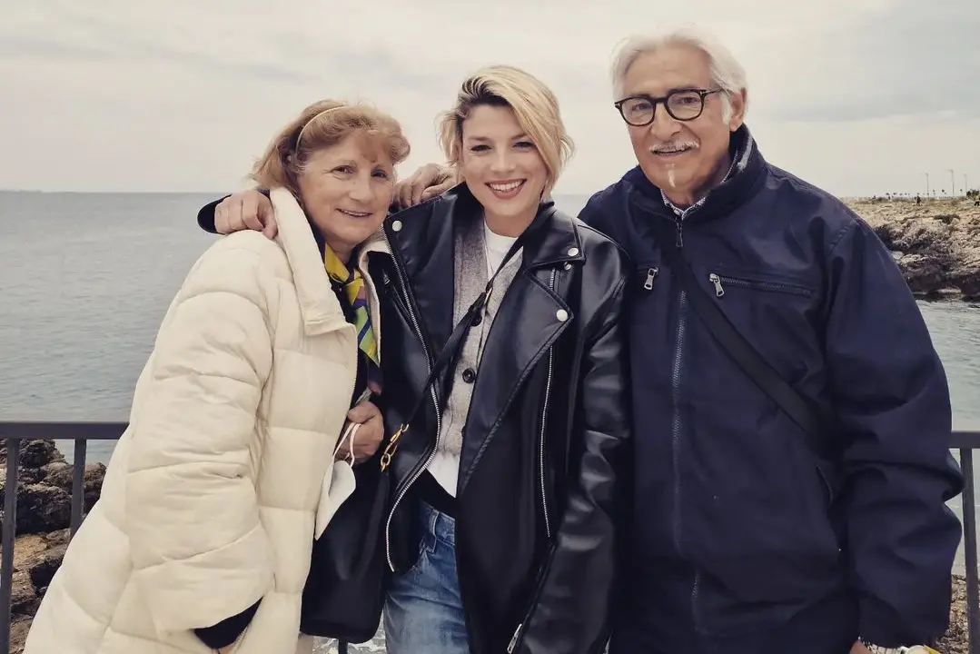 Emma Marrone con mamma e papà (foto da Instagram)