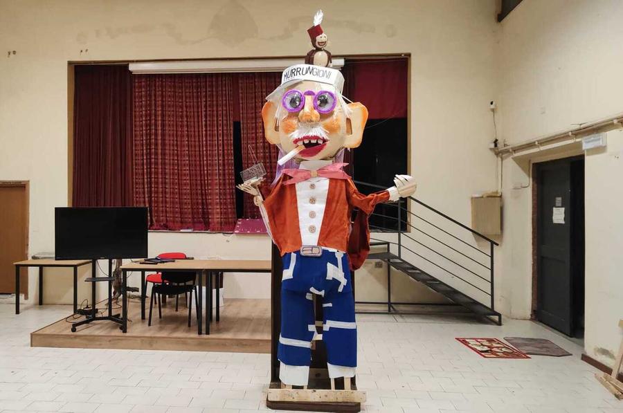 Dopo anni di assenza torna la sfilata di Carnevale: maschere, musica e zeppole per le vie del quartiere