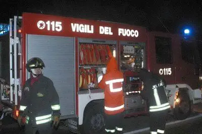 I vigili del fuoco sono riusciti a domare il rogo all'alba