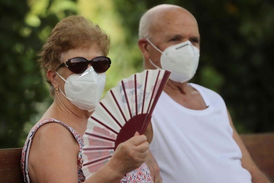 È ancora incubo coronavirus: a Madrid torna l'obbligo di mascherina