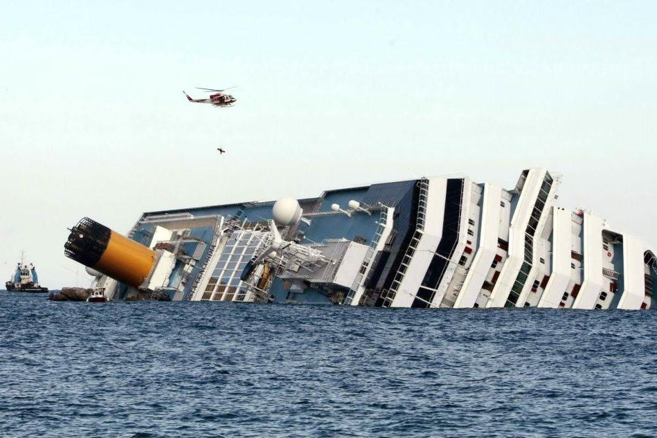Costa Concordia, otto anni fa il naufragio: il ricordo delle vittime