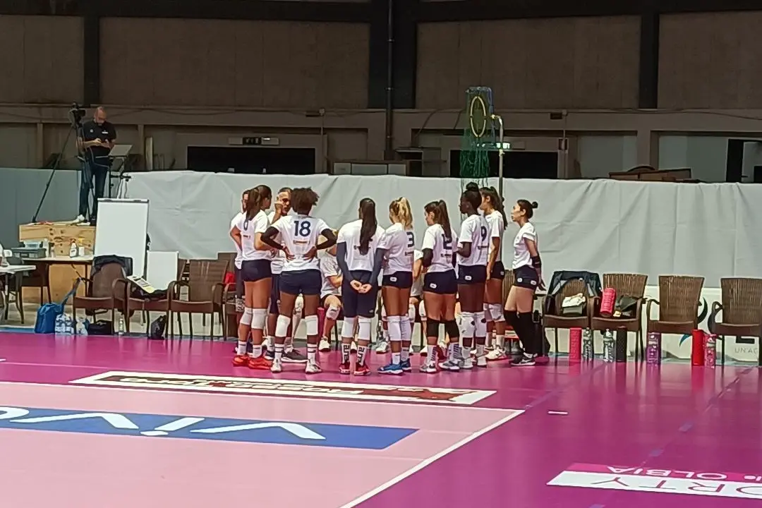 Guadalupi chiama il time-out dell'Hermaea Olbia (foto Ilenia Giagnoni)
