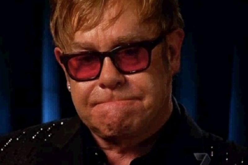 Guasto al jet durante la tempesta: terrore in volo per Elton John