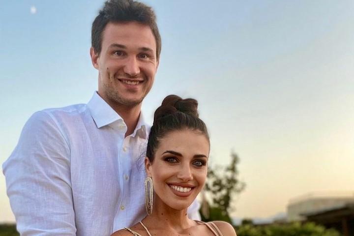 Eleonora Boi morsa da uno squalo, il messaggio sui social: «Io e il mio bambino stiamo bene»