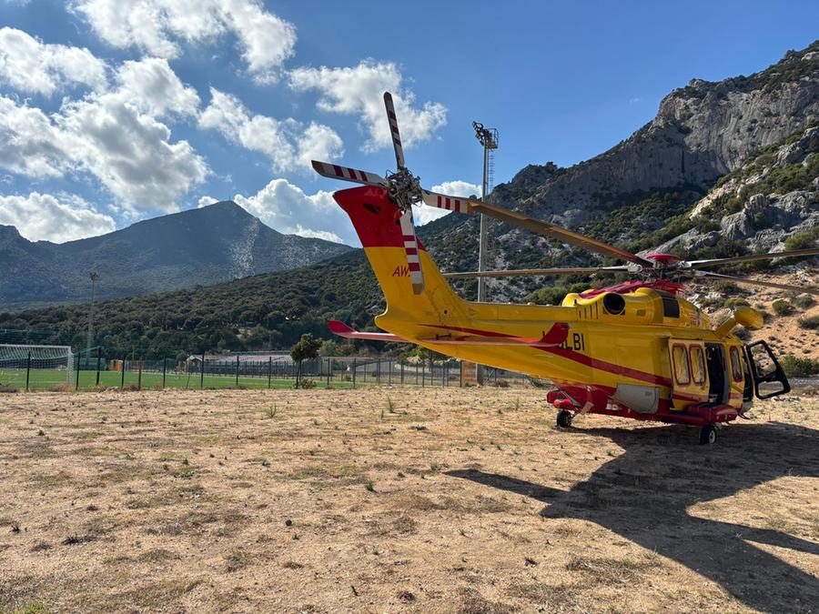Dorgali, cade durante l'arrampicata: donna recuperata con l'elicottero