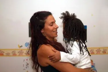 Anna Barranca con la figlioletta Annie. Foto Nicola Belillo