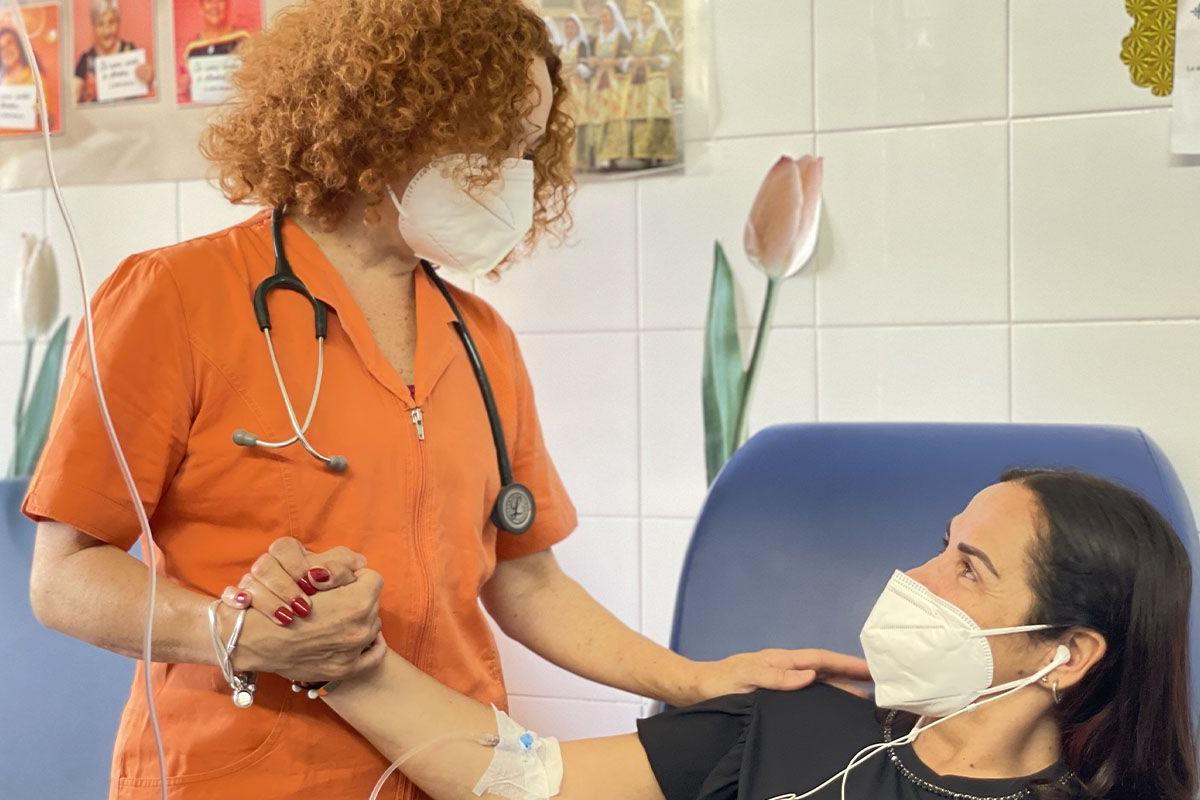 Cristina Deidda nel centro cure palliative e terapia del dolore del San Giovanni di Dio (foto ufficio stampa)