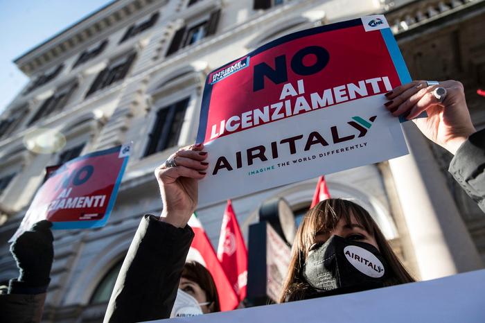 Air Italy, nuova protesta a Roma: “Il governo blocchi i licenziamenti”