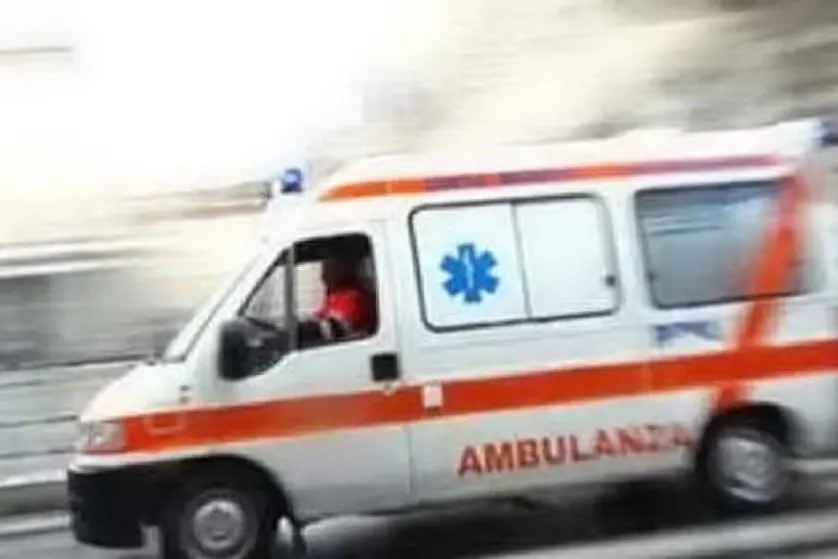 Un'ambulanza (Archivio L'Unione Sarda)