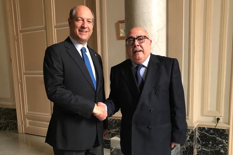 Pietro Mariani (a destra) con l'ambasciatore Riccardo Guariglia (foto concessa)